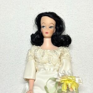 Vintage 1960s Uneeda Lilli-Style Barbie Clone Doll U Neck Black Hair Bride Wendy